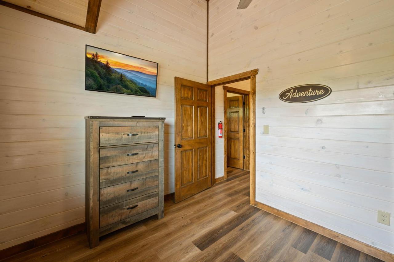 פיג'ן פורג' Osprey Nest Cottage Modern New Cabin מראה חיצוני תמונה