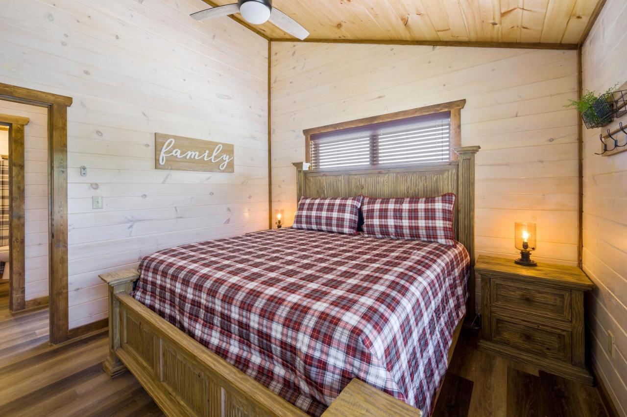 פיג'ן פורג' Osprey Nest Cottage Modern New Cabin מראה חיצוני תמונה