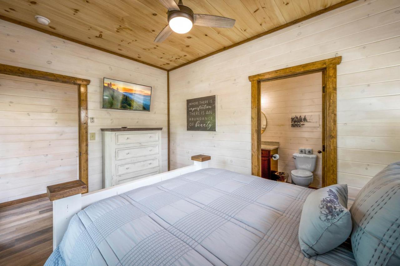 פיג'ן פורג' Osprey Nest Cottage Modern New Cabin מראה חיצוני תמונה